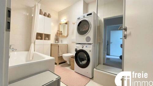 Badezimmer - (KI generiert) - 4 Zimmer Etagenwohnung in Dresden