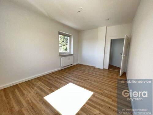 Zimmer 1 - 2 Zimmer Etagenwohnung in Bayreuth