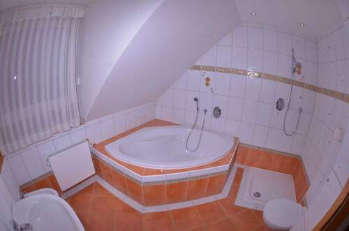 Bad Weitwinkel mit WC,Bidet - 
