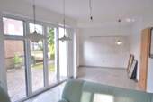 leere Küche mit Kü.-fenster W - 