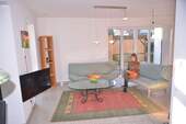 Blick ins Wohnzimmer - 