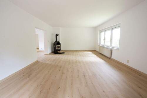 Wohnzimmer mit Kamin - 