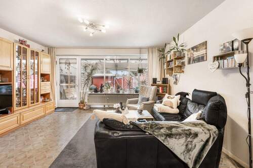 Wohnzimmer - 5 Zimmer Reihenmittelhaus zum Kaufen in Lilienthal