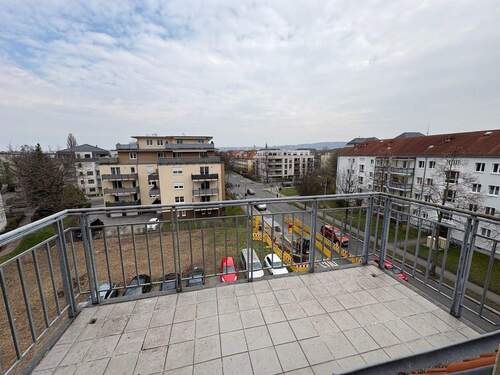 großer Balkon - 2 Zimmer Etagenwohnung in Dresden