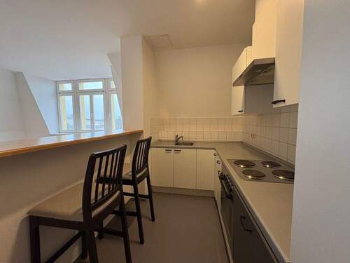Küche mit EBK - Etagenwohnung mit 69,00 m&sup2; in Dresden zur Miete
