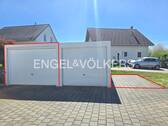 Extrabreite Garage und Stellplatz - 