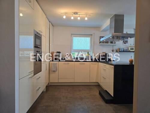 Offene Einbauküche - 4 Zimmer Etagenwohnung in Mössingen
