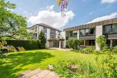 Hausansicht - AIGNER - Zeitlose Architektur trifft großzügiges Wohnen mit Blick ins Grüne