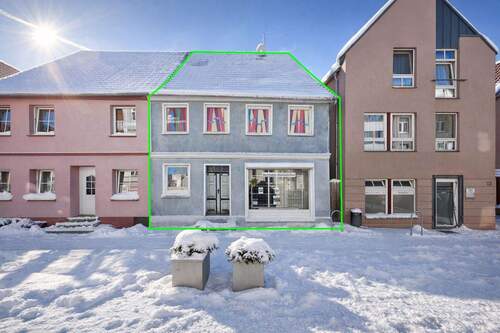 Außen1_Schnee - Stark sanierungsbedürftiges Objekt in bester Lage nahe dem Marktplatz von Barth