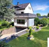 Großzügiges Einfamilienhaus mit 280 m² Wohnfläche und traumhaftem Garten in Top-Lage! - Kirchberg (Hunsrück)