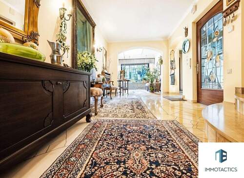 Foyer EG - 9 Zimmer Einfamilienhaus zum Kaufen in Kirchberg (Hunsrück)