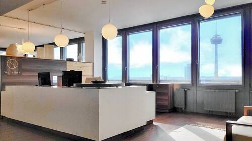 Rezeptionist.jpg - Büro in Köln zur Miete