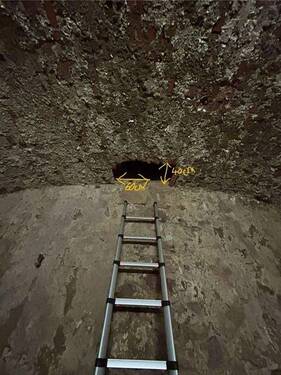 EG_x1_Eis-Keller Gewölbe m. Schachteingang1.jpg - 