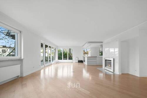 LICHTDURCHFLUTETES WOHNZIMMER - 5 Zimmer Etagenwohnung zum Kaufen in Frankfurt am Main