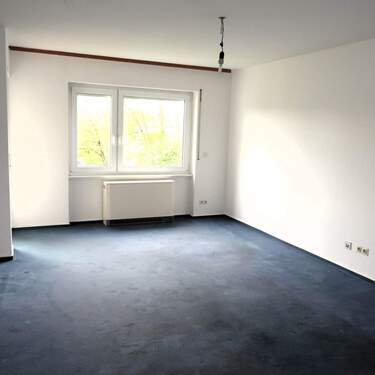 Wohnzimmer - 4 Zimmer Etagenwohnung zum Kaufen in Oberndorf am Neckar
