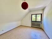 Schönes Schlafzimmer im Dachgeschoss - 