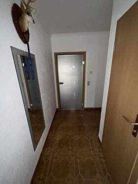 Flur/Eingangsbereich - 5 Zimmer Reihenmittelhaus zum Kaufen in Leimen