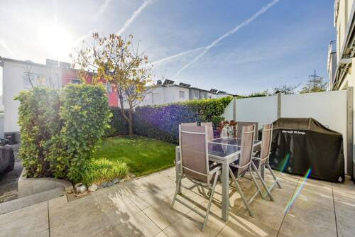 Terrasse & Garten nach S-W - 