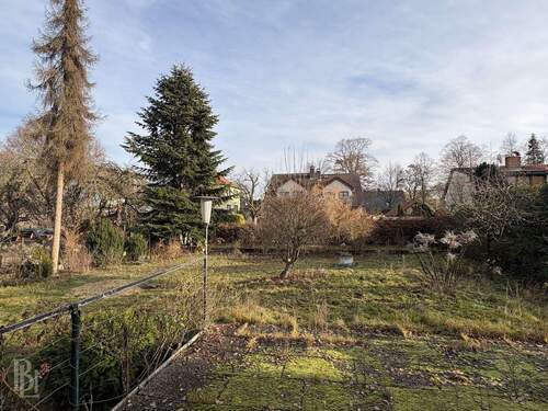 Blick nach draußen - 6 Zimmer Einfamilienhaus zum Kaufen in Berlin