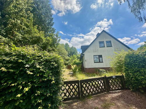 Straßenansicht - Grundstück in Ellerbek zum Kaufen