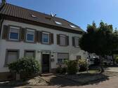 Hausansicht - Liebevoll saniertes Stadthaus in sehr ruhiger Lage