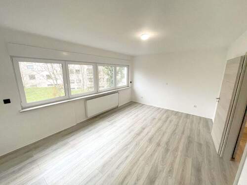 2. OG Schlafzimmer 1 - Reihenmittelhaus mit 170,00 m&sup2; in Konz zum Kaufen