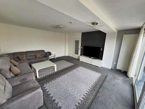 Wohnzimmer Erdgeschoss - 6 Zimmer Einfamilienhaus in Ronnenberg