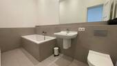 2nd bathroom with bathtub - 
