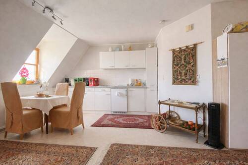 Helles Küchen- und Esszimmerambiente - 1 Zimmer Einfamilienhaus in Wendelstein