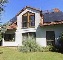 Familienidyll mit Garten, Außenpool , Wellnessbereich und Garage in Erdweg