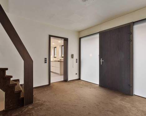 Eingangsdiele - 7 Zimmer Einfamilienhaus in Ratingen