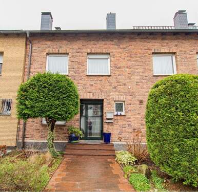 1. Hauseingang - Zentral und dennoch ruhig gelegen #RMH mit Garage