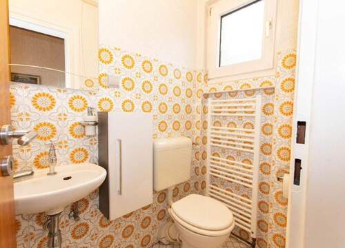 3. Gäste-WC. EG - Reihenmittelhaus mit 106,00 m&sup2; in Castrop-Rauxel zum Kaufen