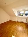 Zimmer 2 (Wohnzimmer oder Schlafzimmer) - 3 Zimmer Etagenwohnung in Essen