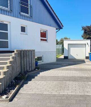 Garagenzufahrt - 5 Zimmer Einfamilienhaus zum Kaufen in Frettenheim