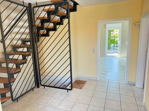 Treppe zu. OG und UG - 