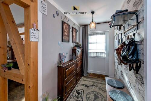 Flur - Einfamilienhaus mit 124,00 m² in Eislingen/Fils zum Kaufen