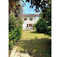 - Nähe Britzer Garten Reihenendhaus mit Terrasse, Keller und Garage - - Berlin