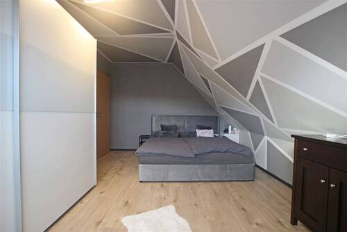 Whg. 2 - Schlafzimmer 1 im OG - 