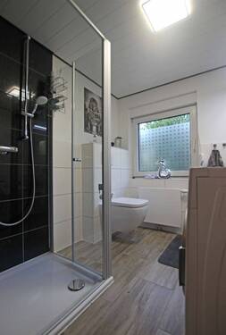 Whg. 2 - Duschbad im EG -Bild 2 - 