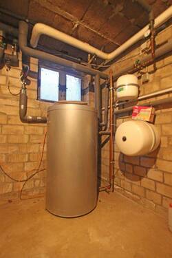 Warmwasserspeicher im KG - 