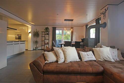 Whg. 2 - Wohnbereich Bild 1 - 6 Zimmer Mehrfamilienhaus, Wohnhaus in Gülzow