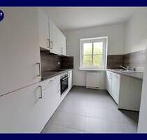 Direkt einziehen! Renovierte 2 Zimmer + moderne Einbauküche, Tageslichtbad, guter Schnitt, gute Lage - Rostock Stadtmitte