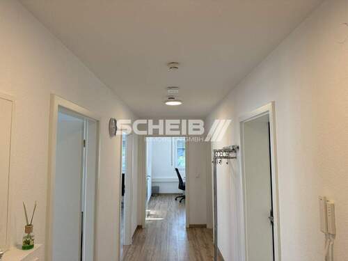 Flur - Büro mit 96,00 m&sup2; in Crailsheim zur Miete