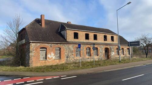 ehemalige Schmiede - 6 Zimmer Bauernhaus, Landhaus zum Kaufen in Möllenhagen