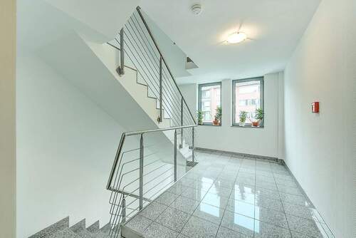 Treppenhaus - 3 Zimmer Etagenwohnung in Düsseldorf