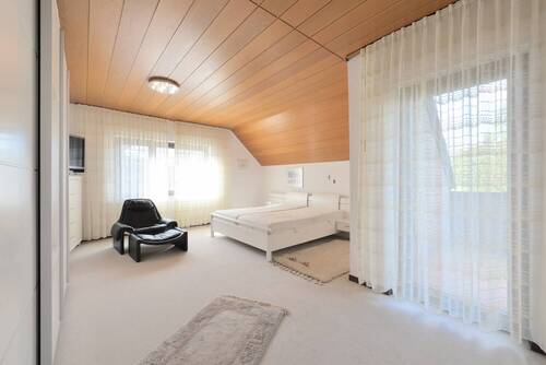 Schlafzimmer 1 mit Loggia - 