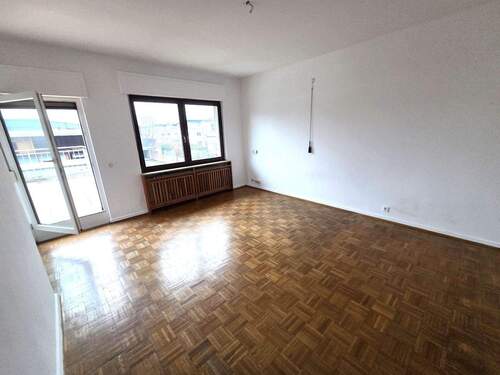 Schlafzimmer.jpg - 1 Zimmer Mehrfamilienhaus, Wohnhaus zum Kaufen in Trier