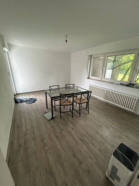 Wohnzimmer - 3 Zimmer Etagenwohnung zur Miete in Duisburg