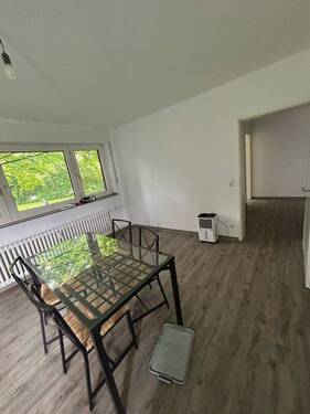 Wohnzimmer - 3 Zimmer Etagenwohnung in Duisburg